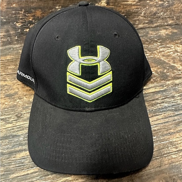 Under Armour Black Hat with Neon Yellow Logo - Picture 1 of 7